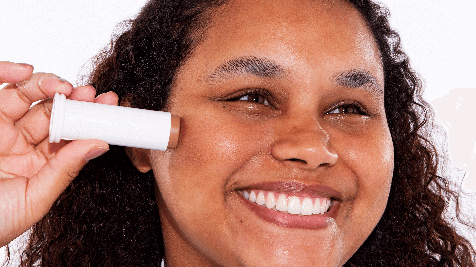 Protetor solar toque seco: para quais tipos de pele é indicado