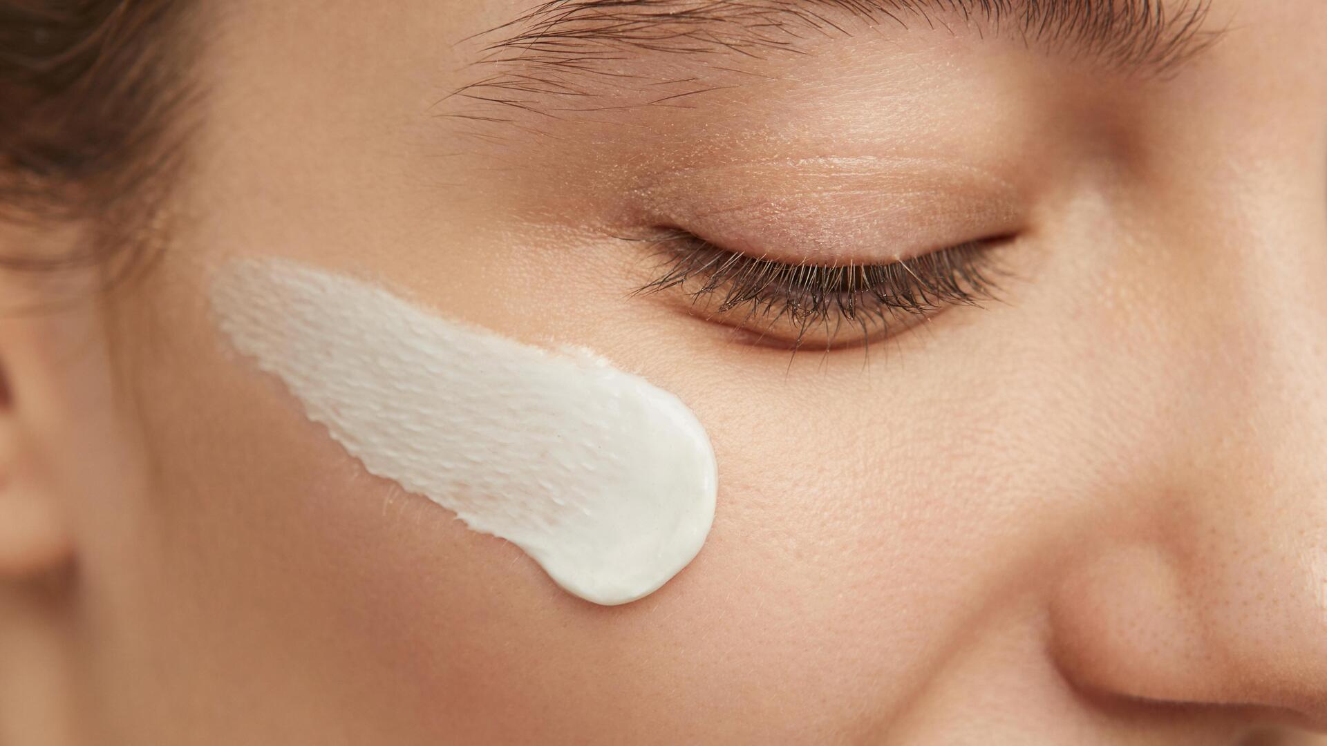 Protetor solar para o rosto e corpo: diferenças e como escolher