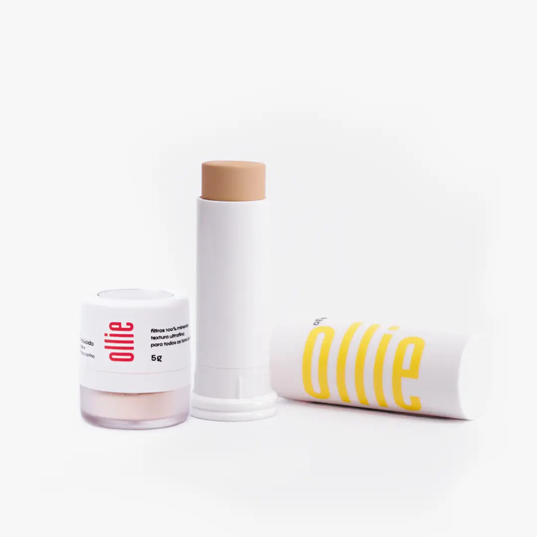 kit pele oleosa da Ollie exposto ao fundo branco, composto pelo bastão com cor FPS 95 e pó translúcido FPS 30