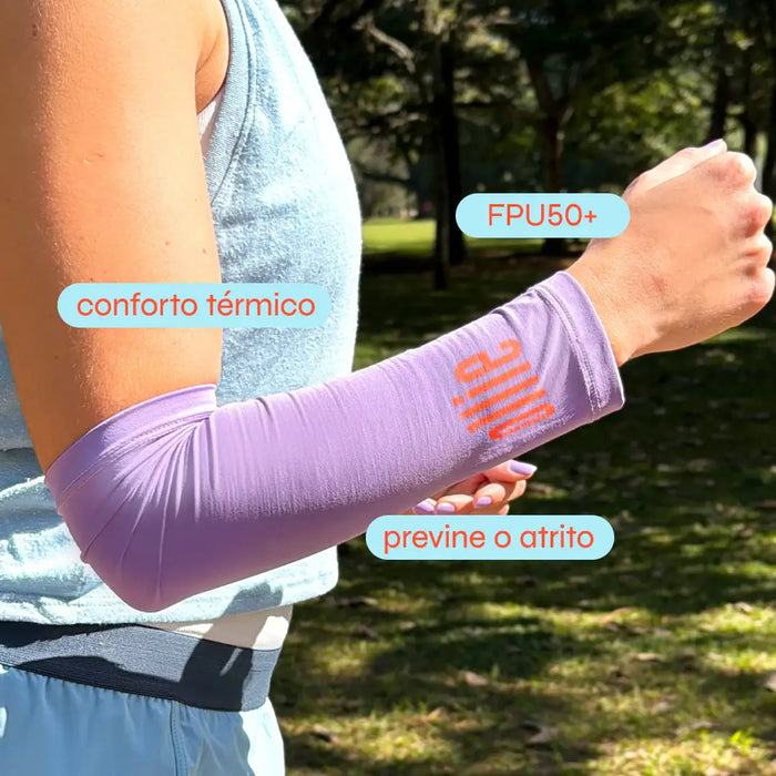 Manguito FPU50+ da Ollie em roxo, oferecendo conforto térmico e proteção UV para atividades ao ar livre.