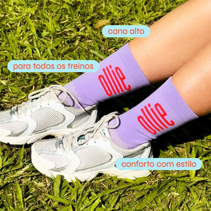 Meia de corrida lilás da Ollie, alta performance para todos os treinos, conforto e estilo em cada passo.