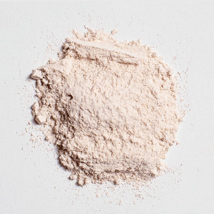 Pó Translúcido do Kit Make Completona, ideal para selar a maquiagem e reforçar a proteção solar com FPS 30.